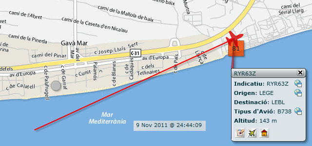 Avi aproximant-se a l'aeroport de Barcelona-El Prat per aterrar a la tercera pista, en configuraci est, sobrevolant Gav Mar dins de l'horari nocturn i amb un elevadssim impacte acstic (9 Novembre 2011 - 00:44h)